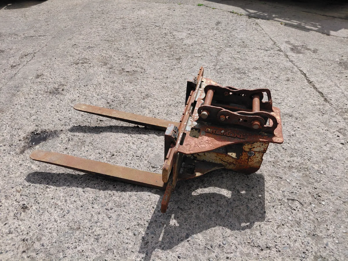 Digger pallet forks - Image 1