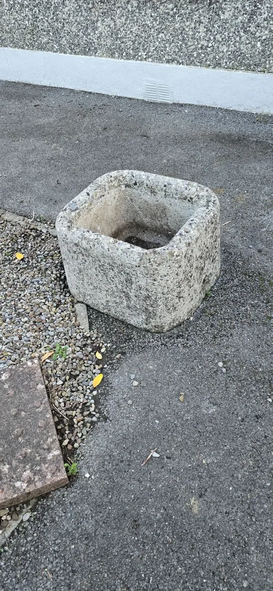 Two Stone Planters - Image 2