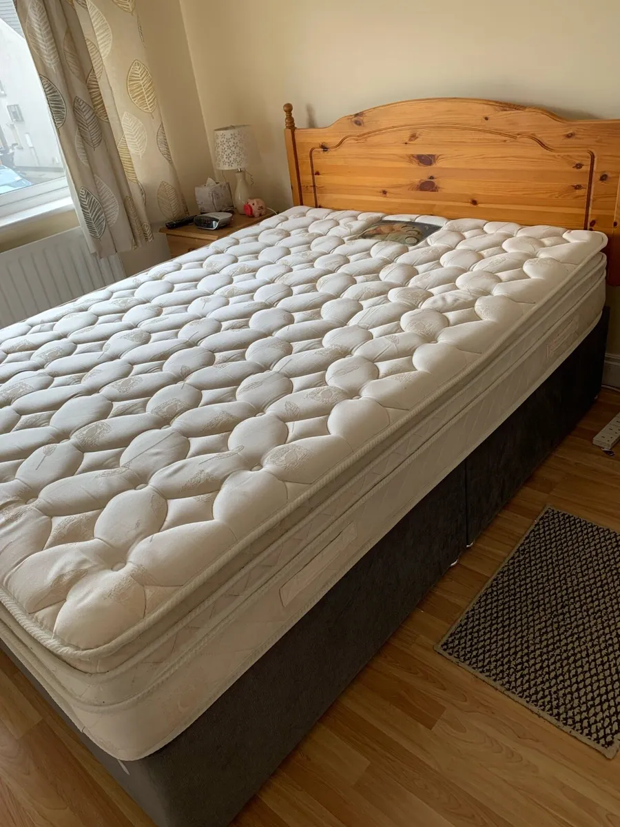 Double bed - Image 1