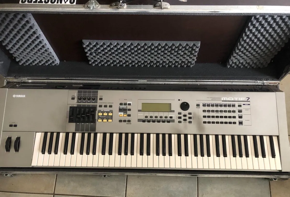 Yamaha Motif 7 Workstation Synthesizer