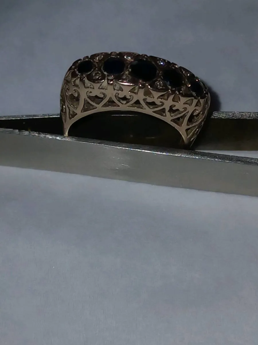 9ct gold sapphire ring - Image 2