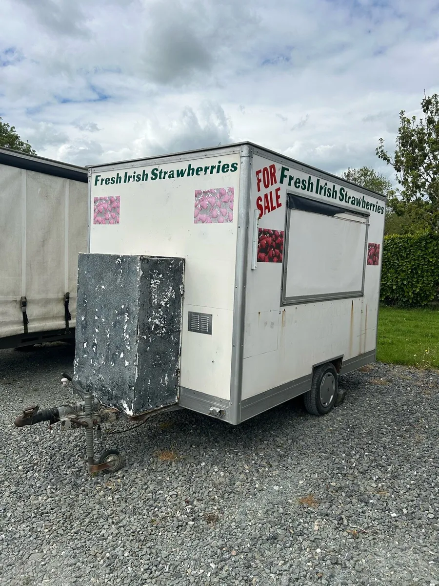 Trailer - Image 1