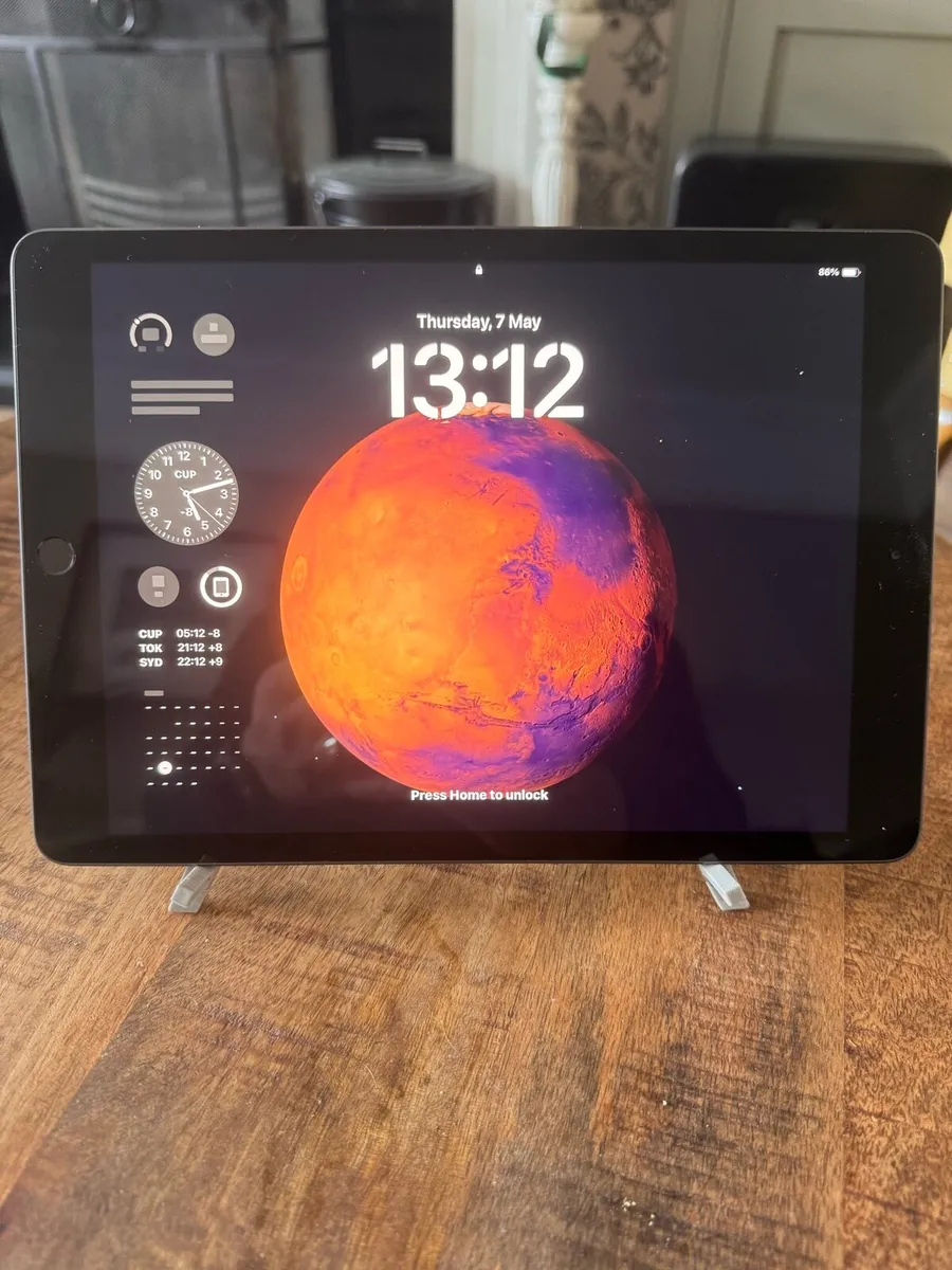 iPad 7th generation - Image 1