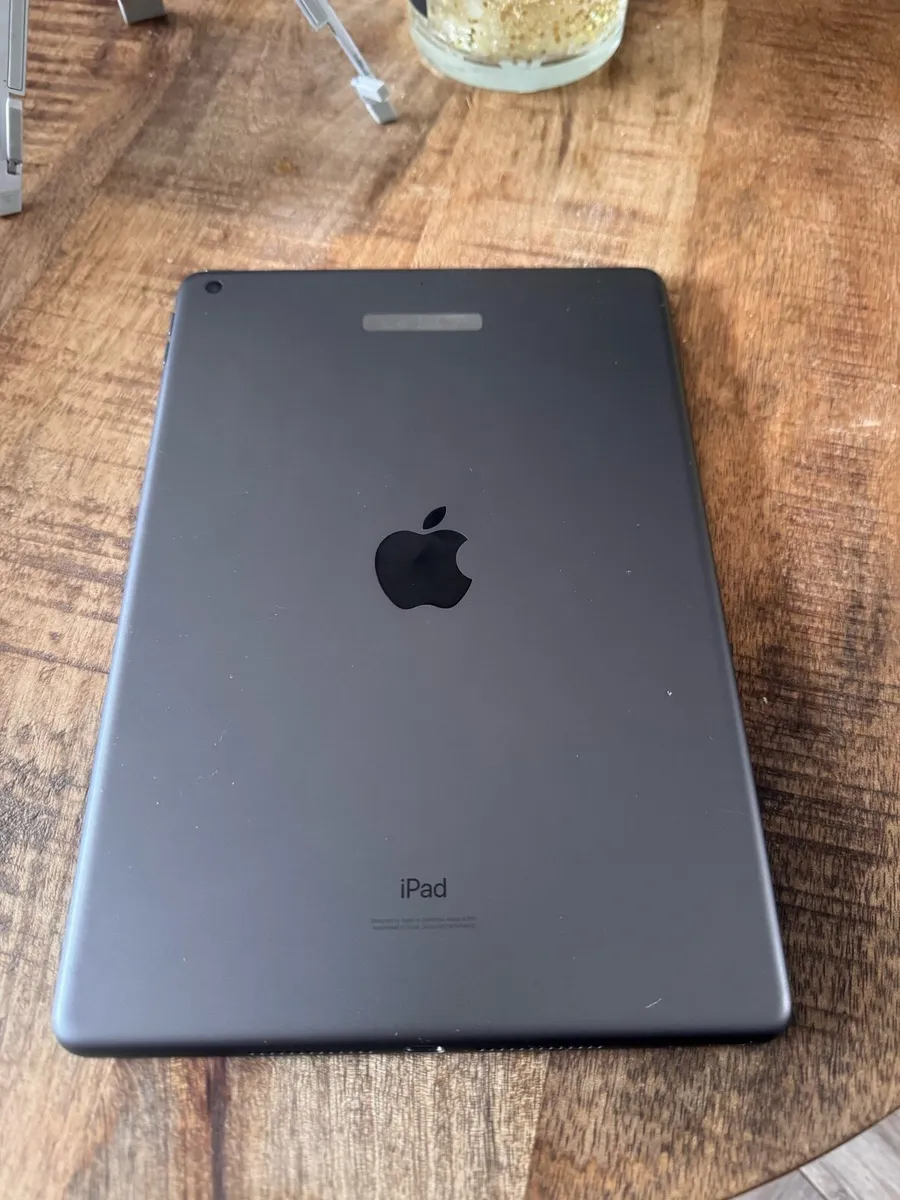iPad 7th generation - Image 3