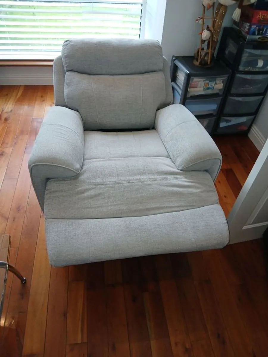 electric reclining armchair with usb port - Image 2