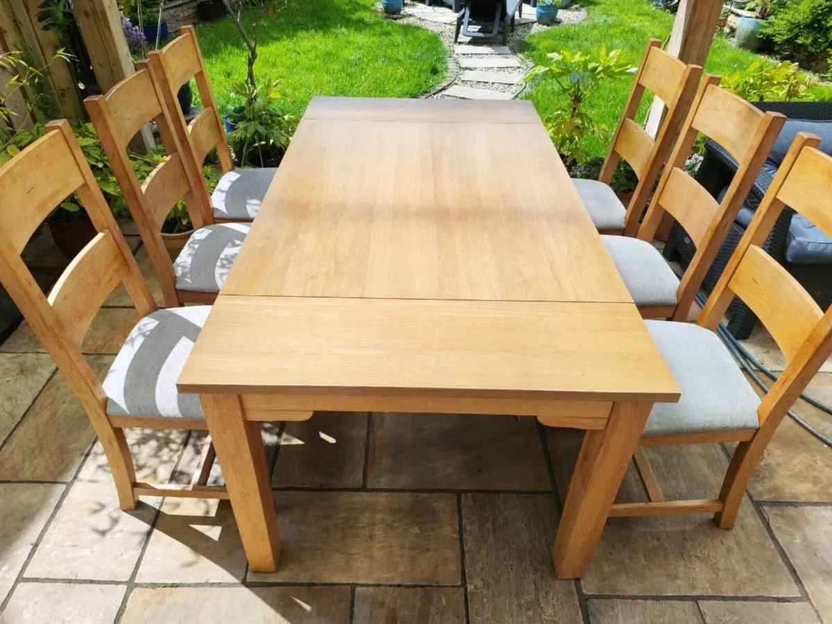 Oak table - Image 1