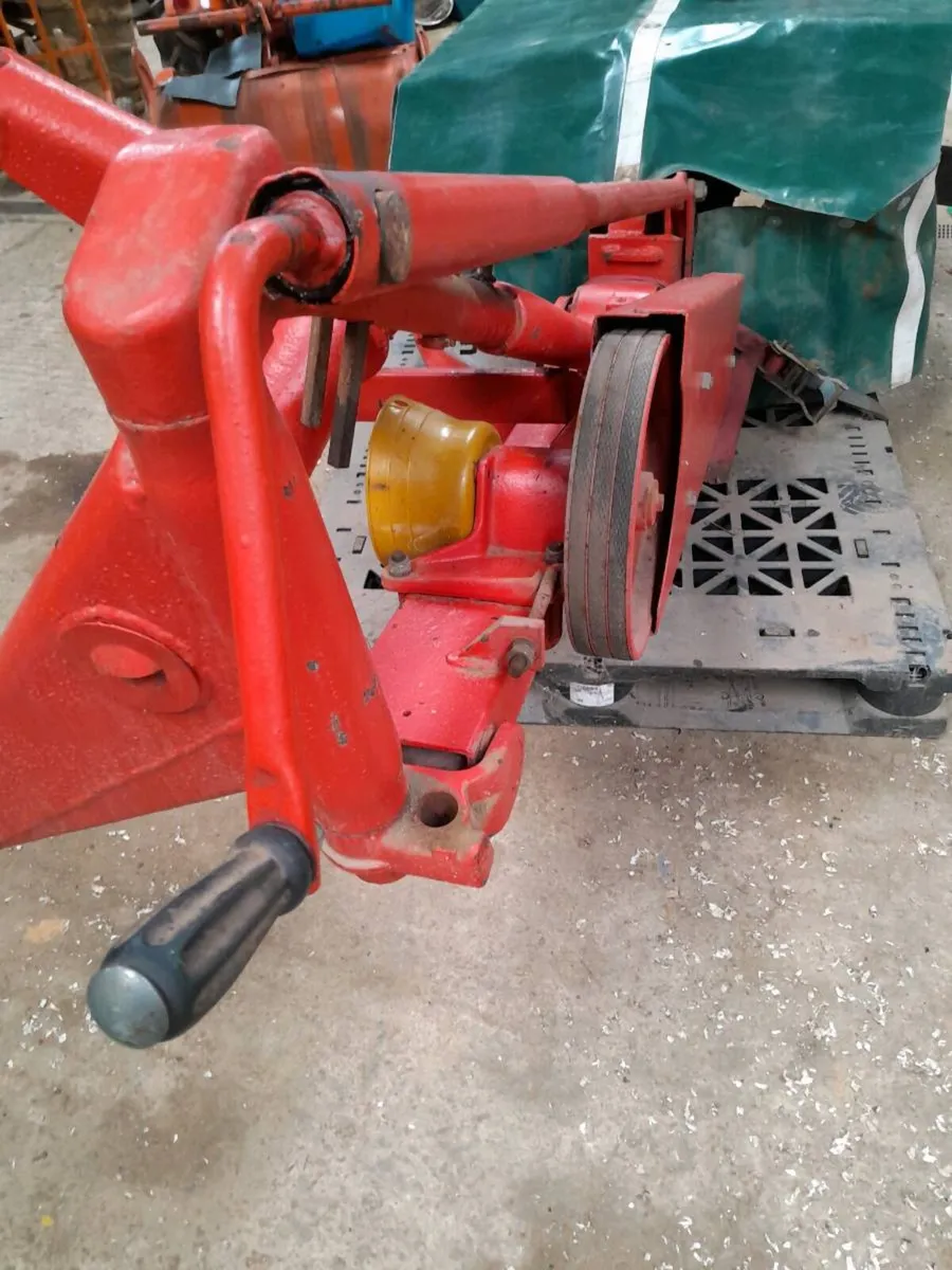 Kuhn GMD 44 5ft 6 inches mower - Image 2