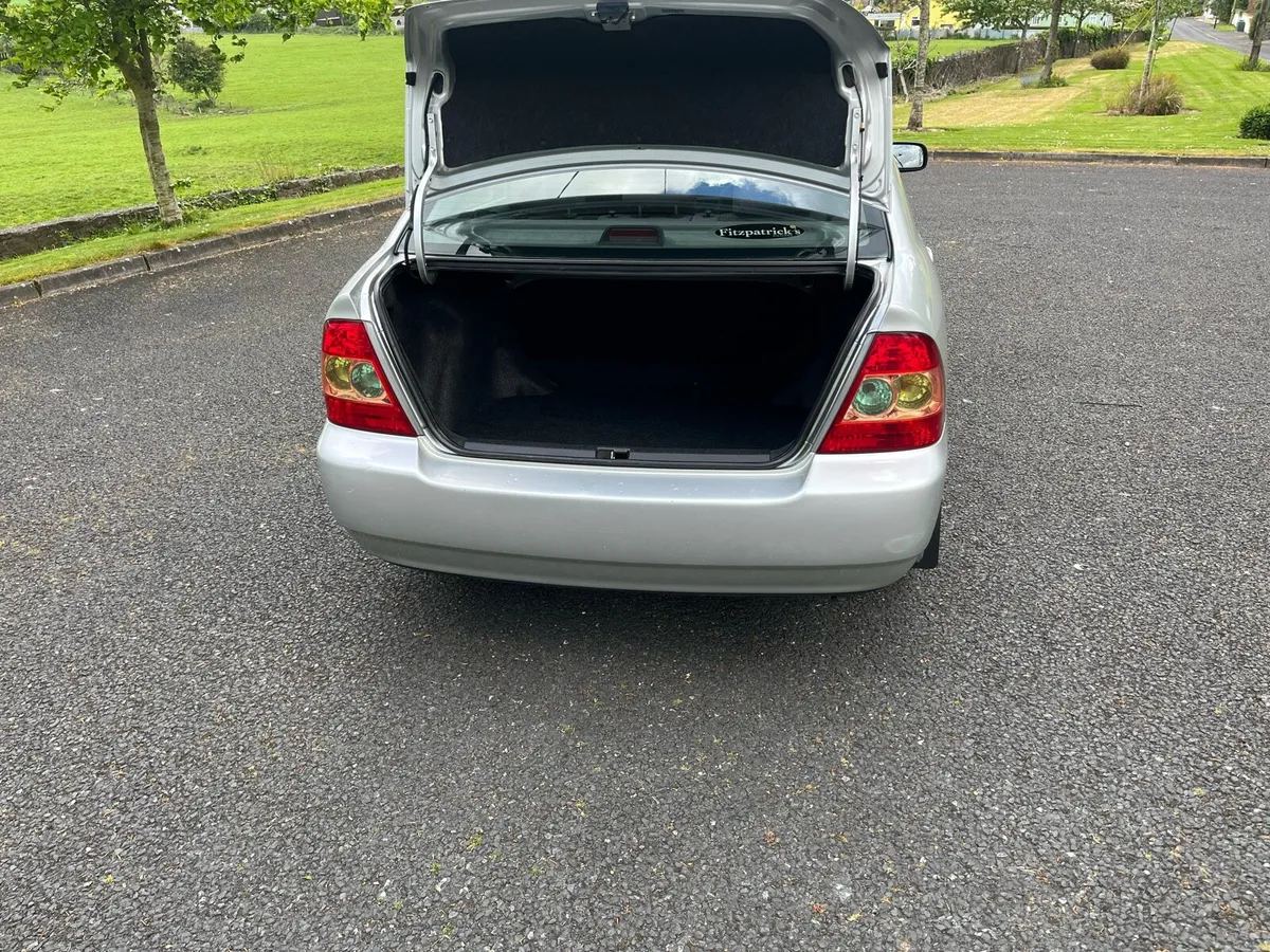 Toyota Corolla - Image 2