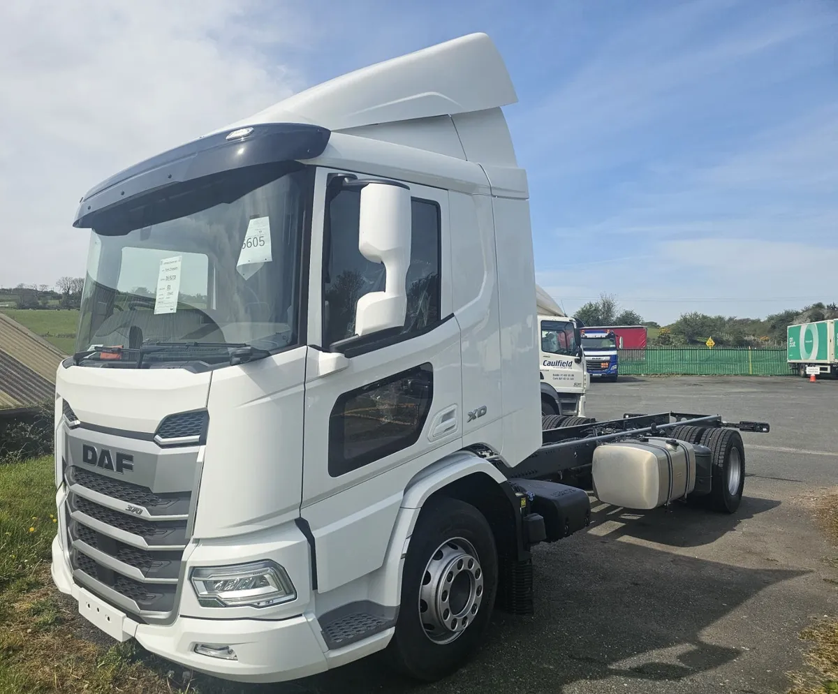 UNREGISTERED READY FOR BUILD DAF XD 370 RIGID - Image 3