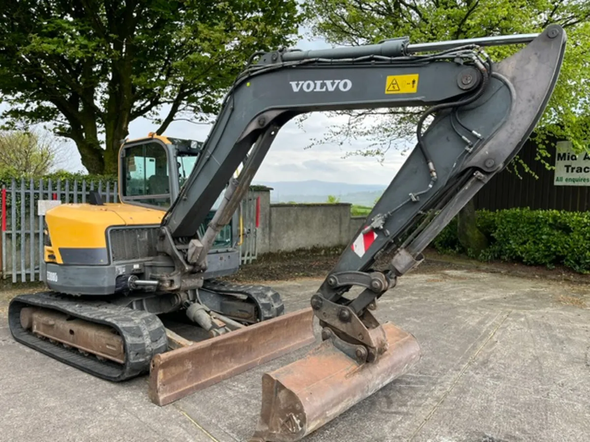 2015 Volvo ECR 88D Excavator - Image 2