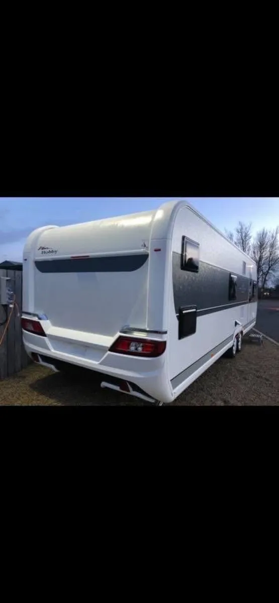 2019 HOBBY 720 KWFU 6/7/8 BERTH LUX CARAVAN - Image 4