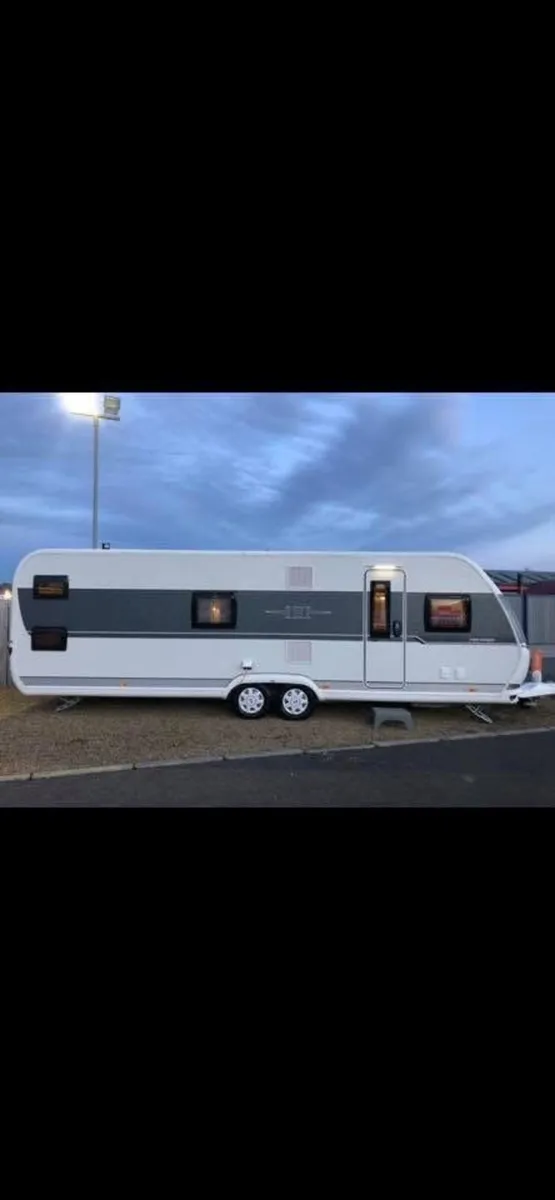 2019 HOBBY 720 KWFU 6/7/8 BERTH LUX CARAVAN - Image 3