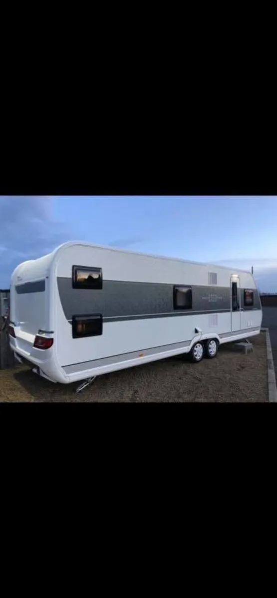 2019 HOBBY 720 KWFU 6/7/8 BERTH LUX CARAVAN - Image 2