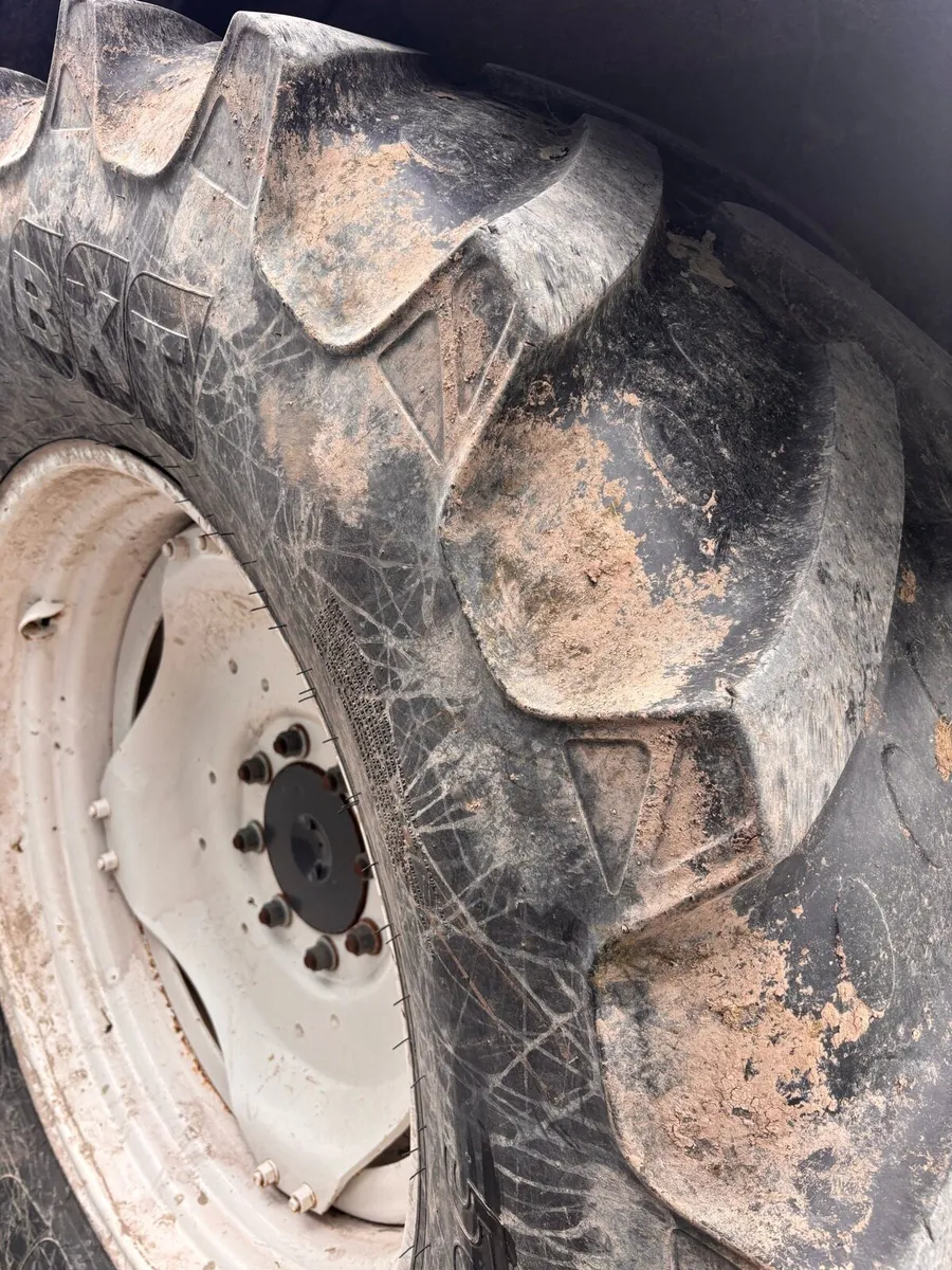 Tyres 580/70/38 - Image 1