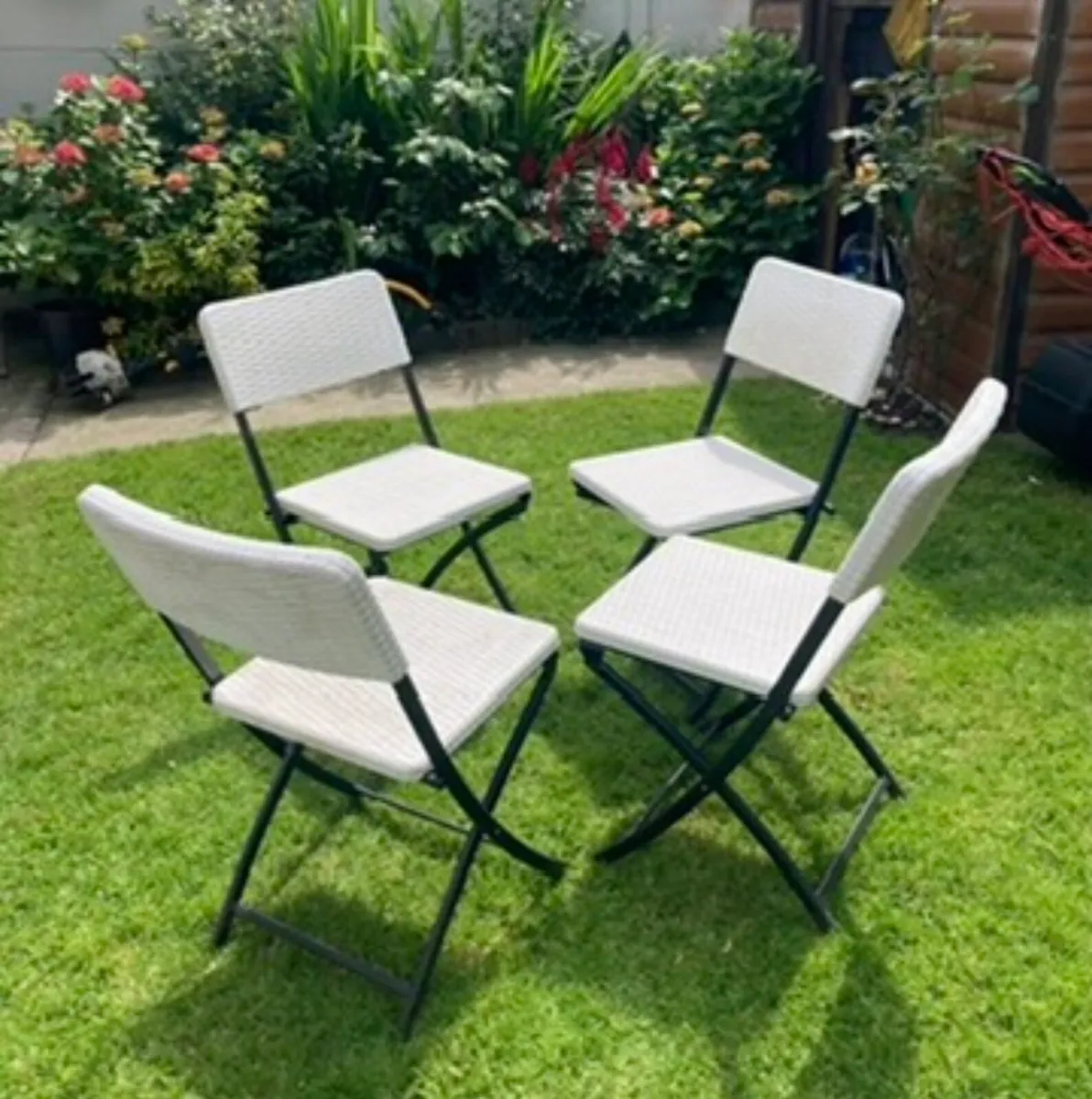 4 Garden Chairs - Image 1