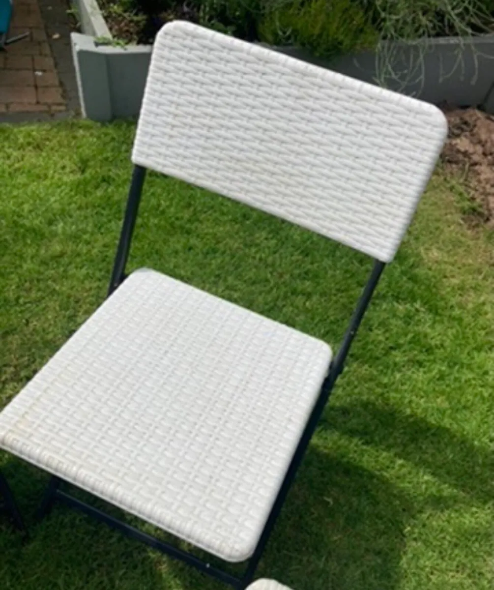 4 Garden Chairs - Image 2