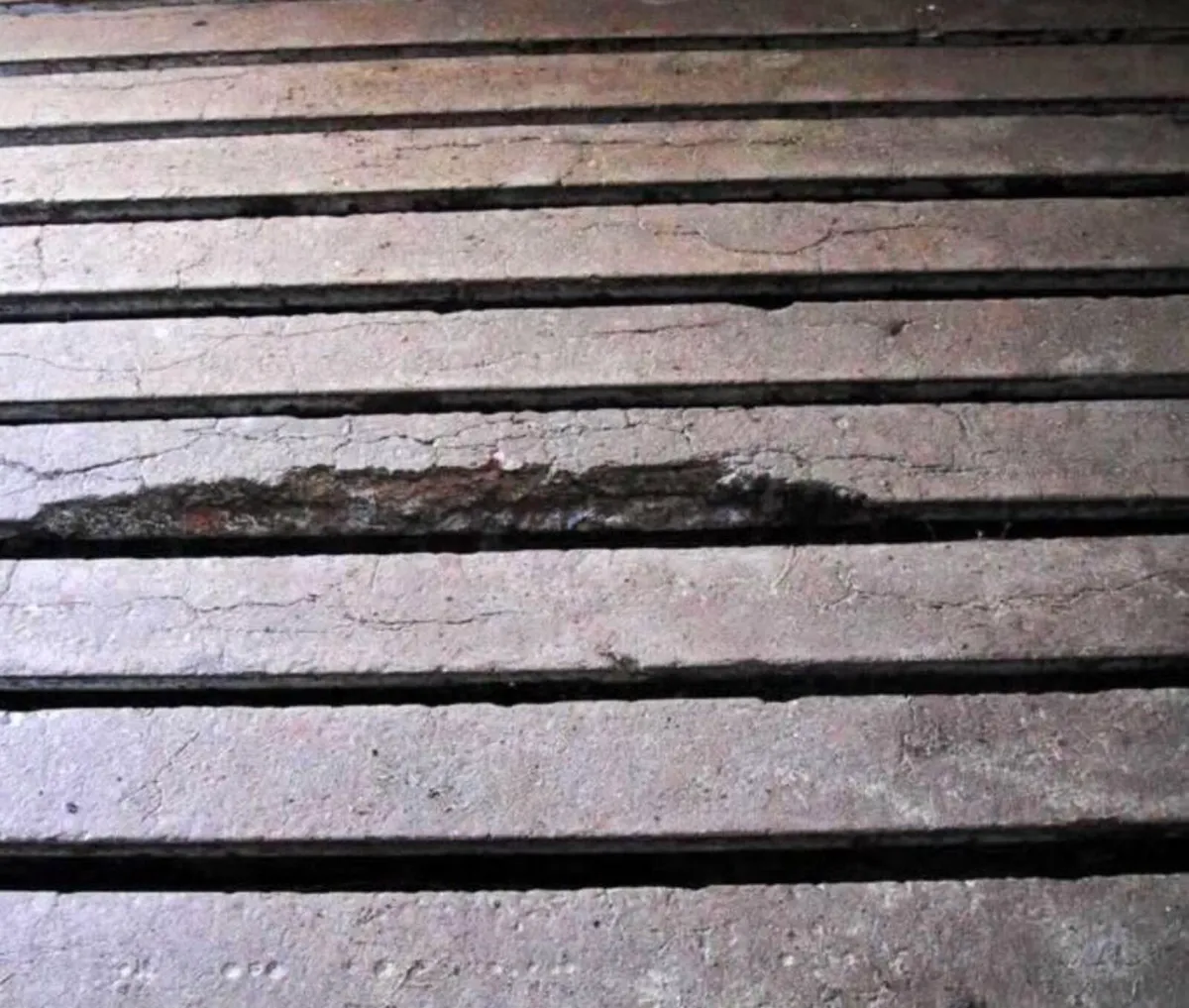 Old Cattle Slats - Used & Worn Out - Image 2