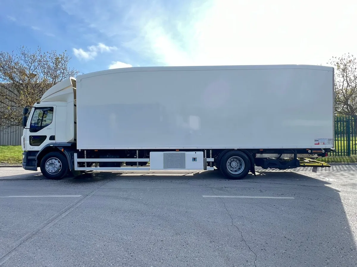 Daf Lf260 Fridge Body with tail lift - Image 4