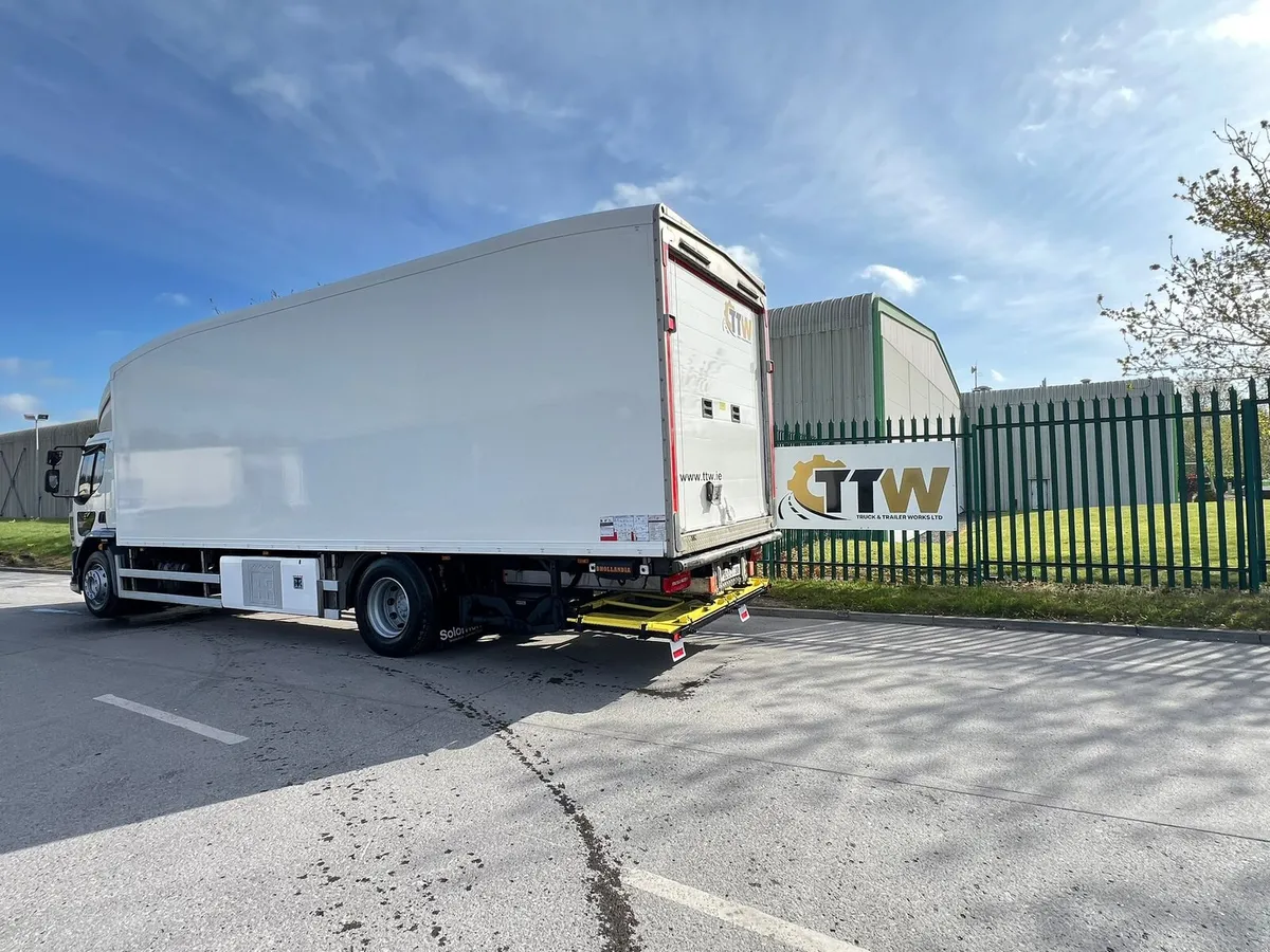Daf Lf260 Fridge Body with tail lift - Image 1