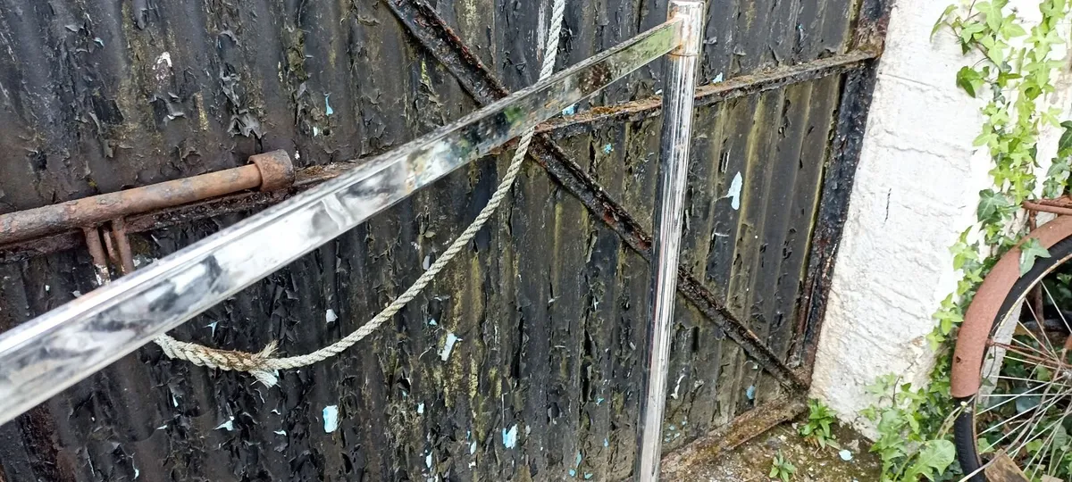 Chrome Hanging Rail - Image 3