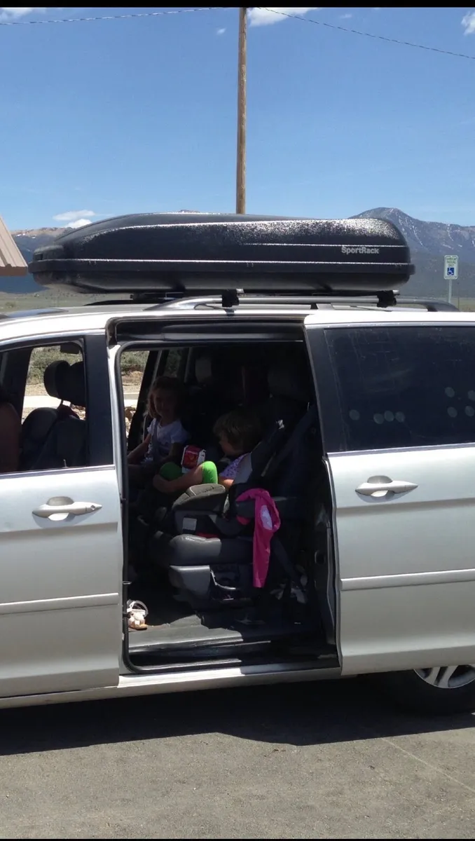 Roof box - Image 1