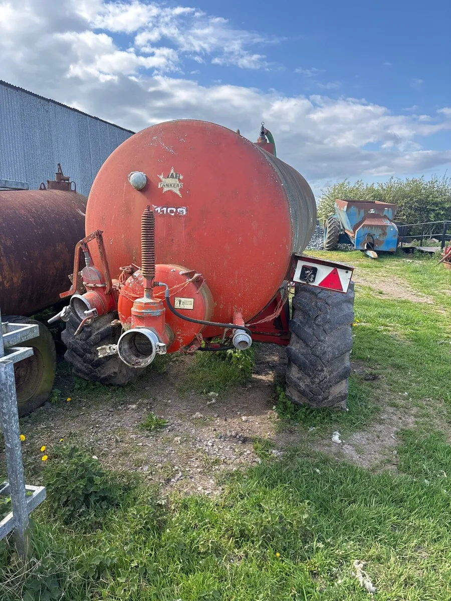 Star  1100 gallon tanker - Image 1
