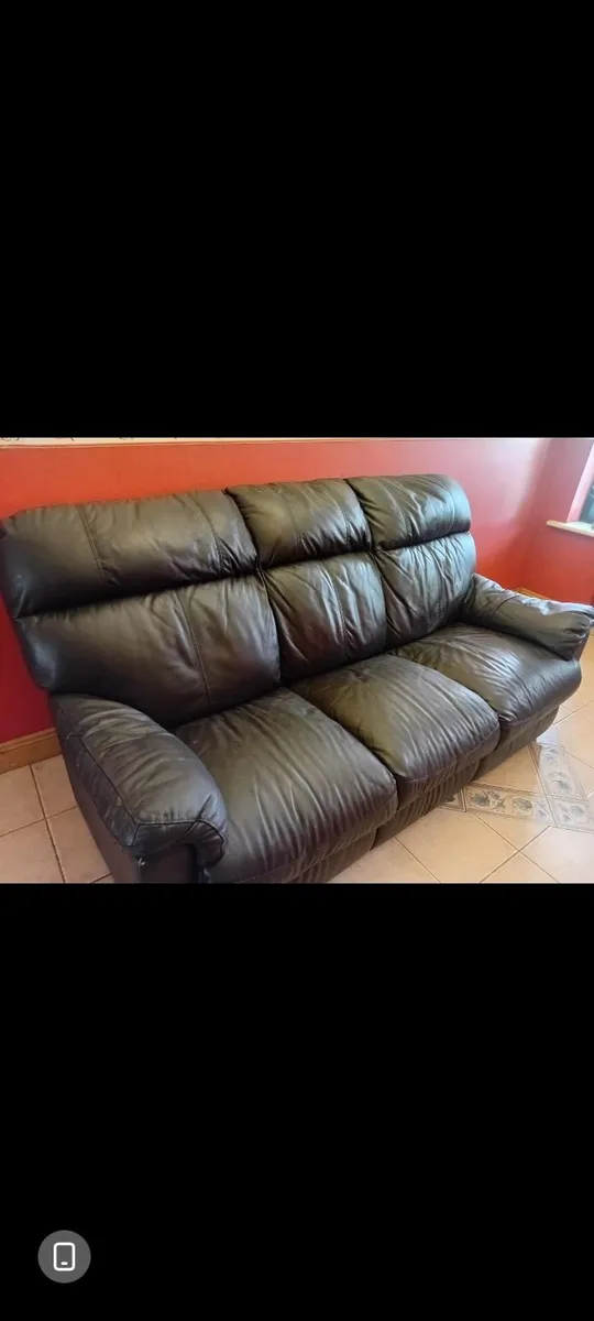 3 seater leather sofa - Image 4