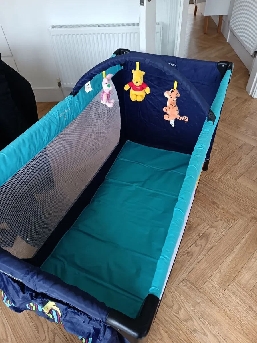Travel cot with new mattress - Image 4