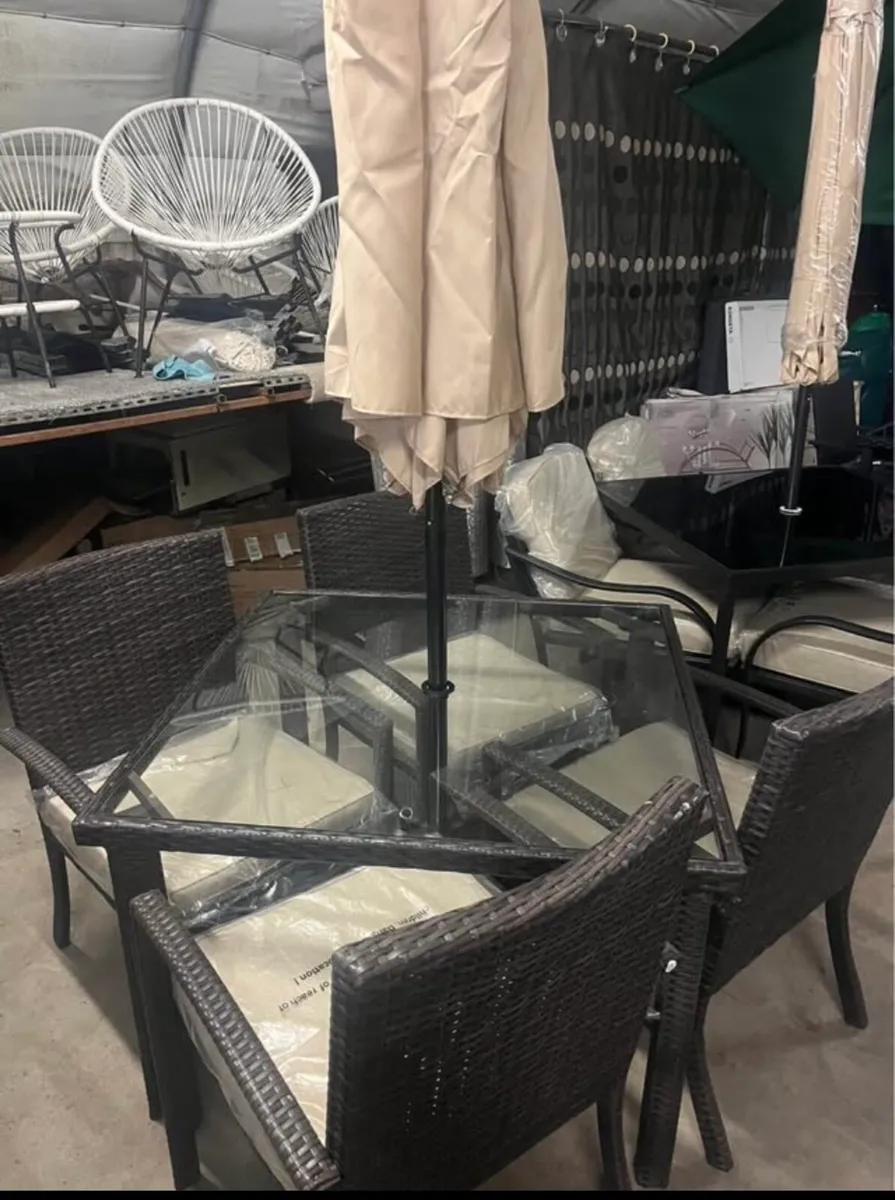 Garden furniture - Image 1