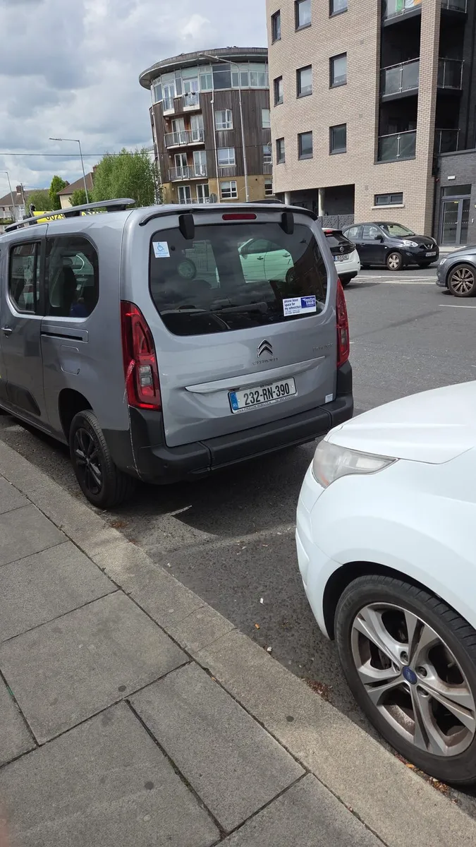 Taxis for rent - Image 4