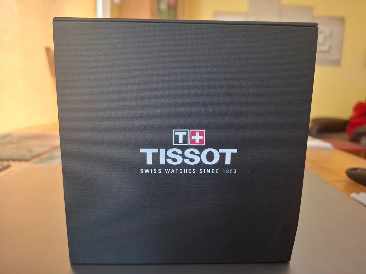 Tissot Watch  SEASTAR 1000 QUARTZ Watch New in Box - Image 4