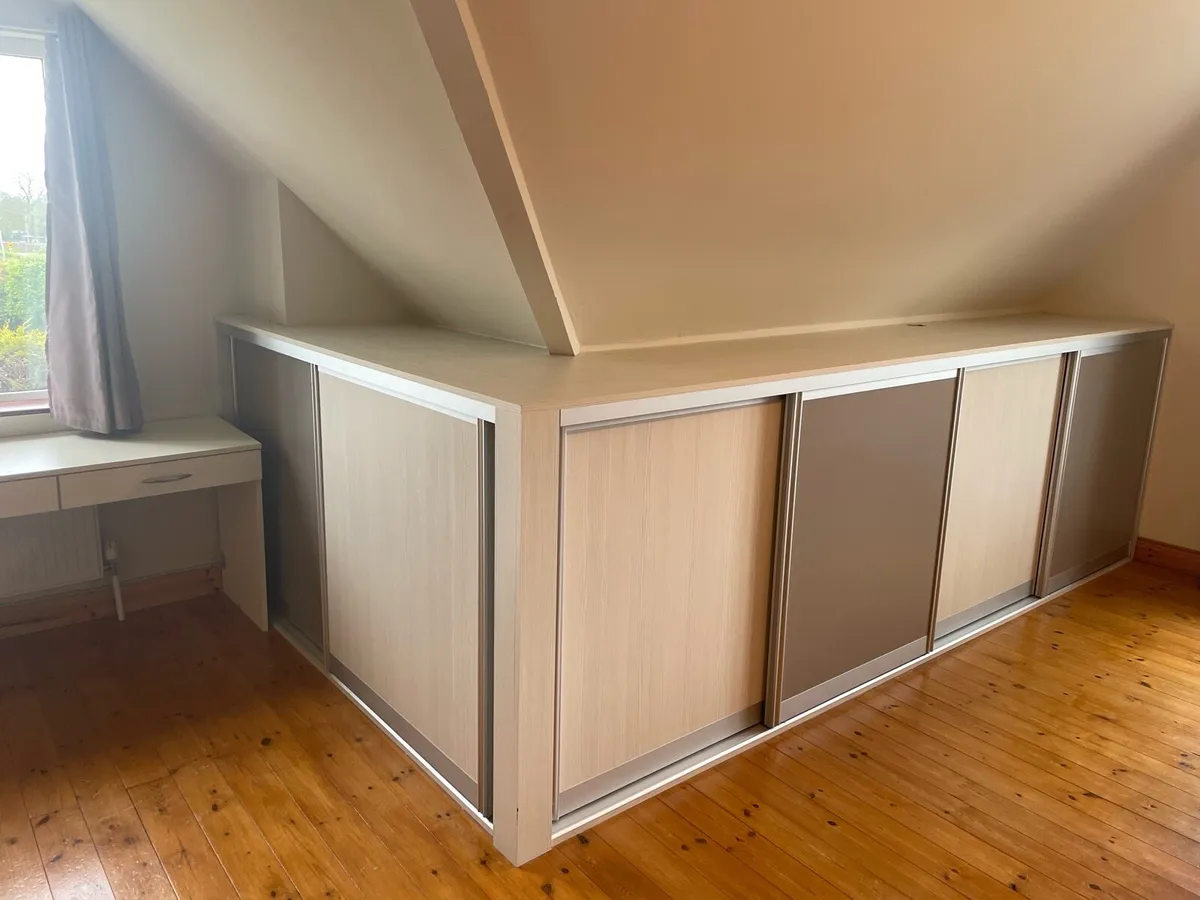 Fitted Wardrobe Slidedrobe and vanity - Image 1
