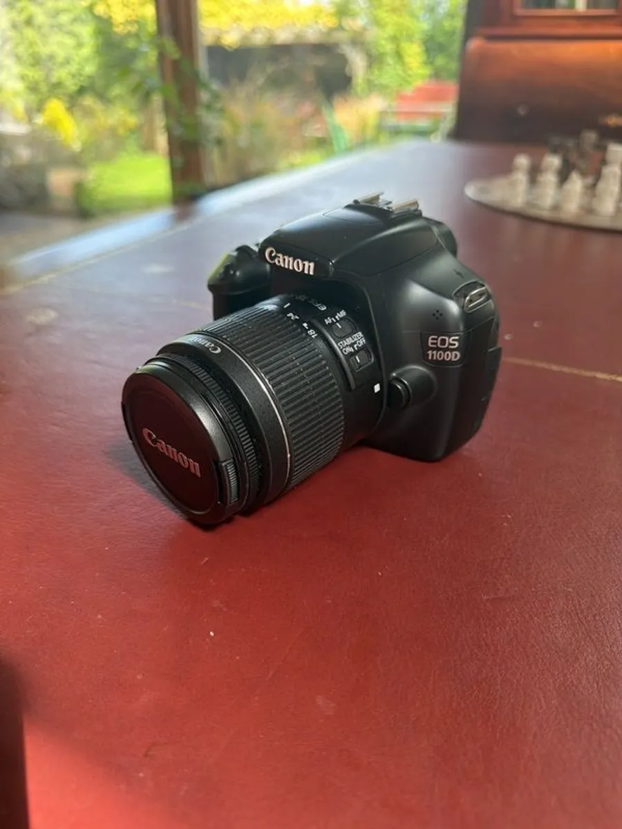 Cannon EOS 1100D - Image 1