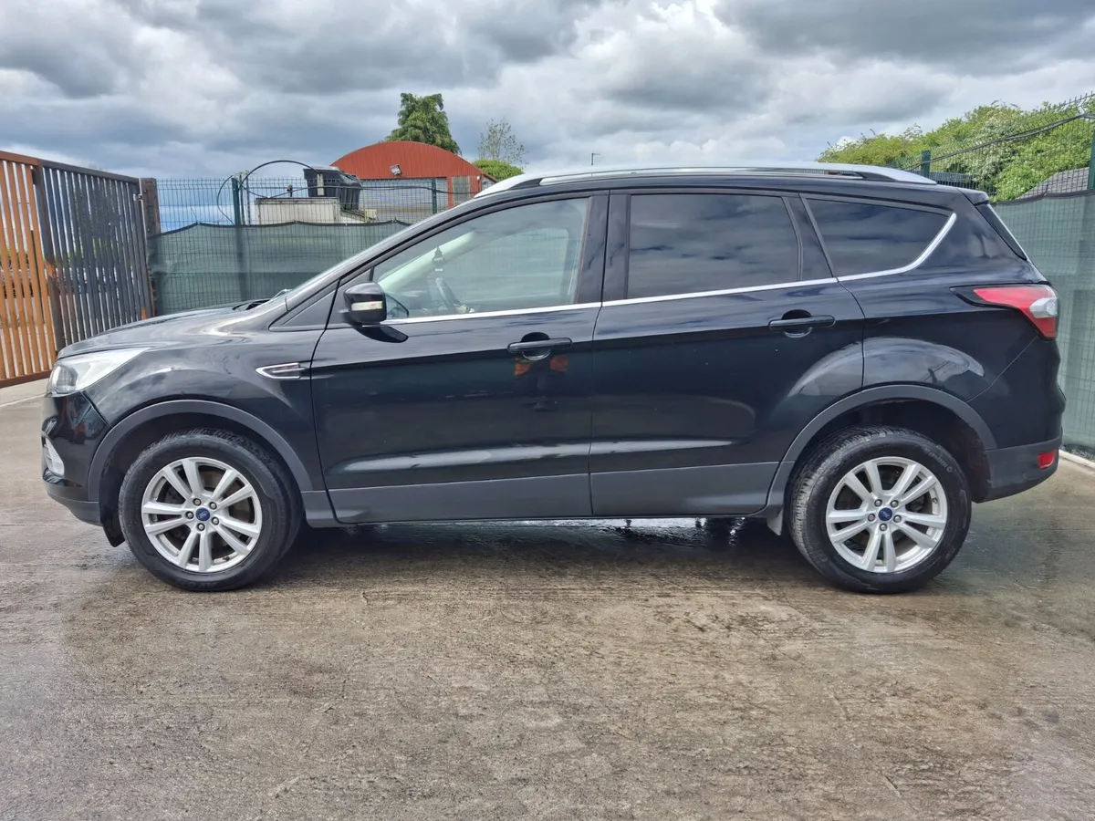 2018 Ford Kuga Zetec.. Very Light Damage - Image 3
