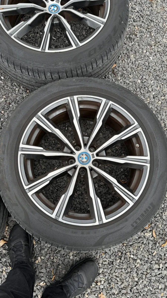 2022 bmw x5 alloys and run flat tyres - Image 4
