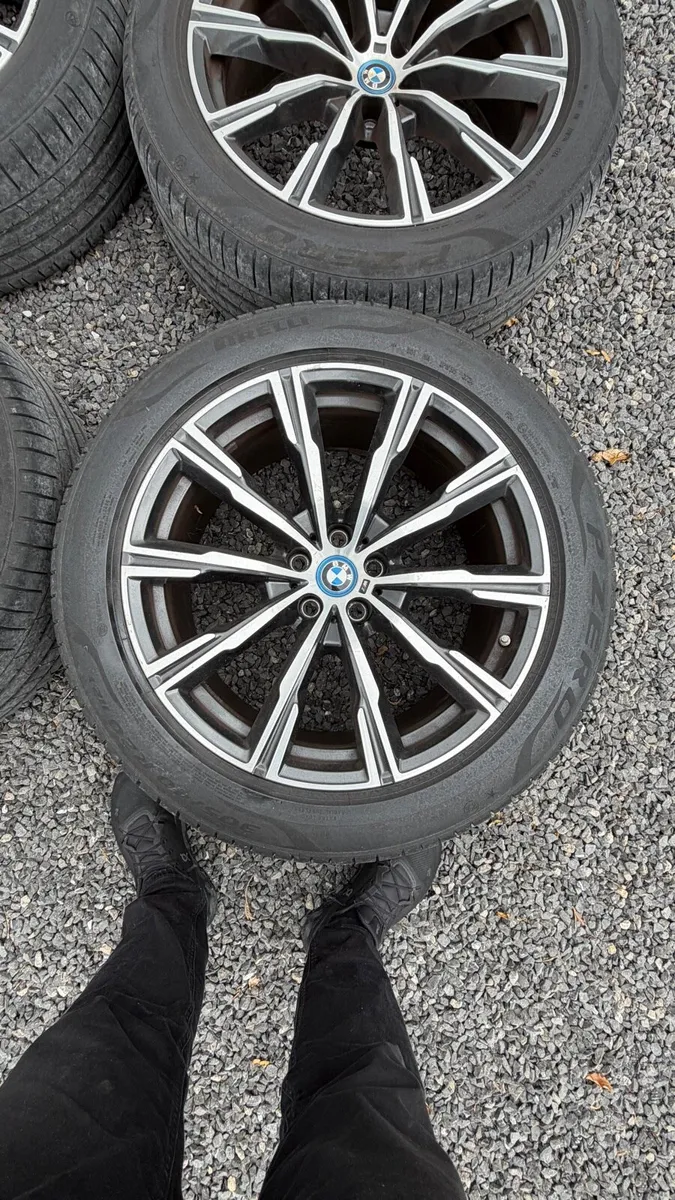2022 bmw x5 alloys and run flat tyres - Image 2