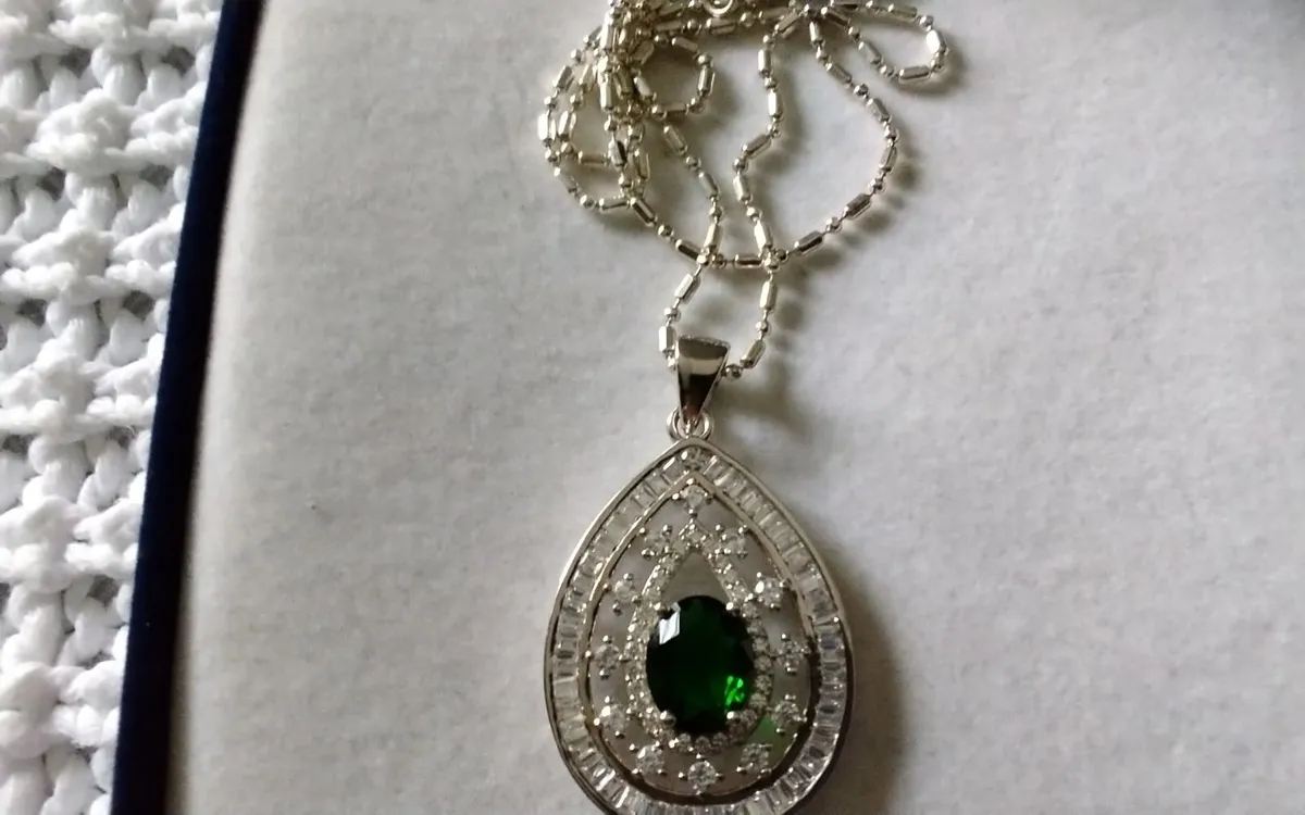 Stg silver green diopside & topaz pendant 30"drop - Image 1
