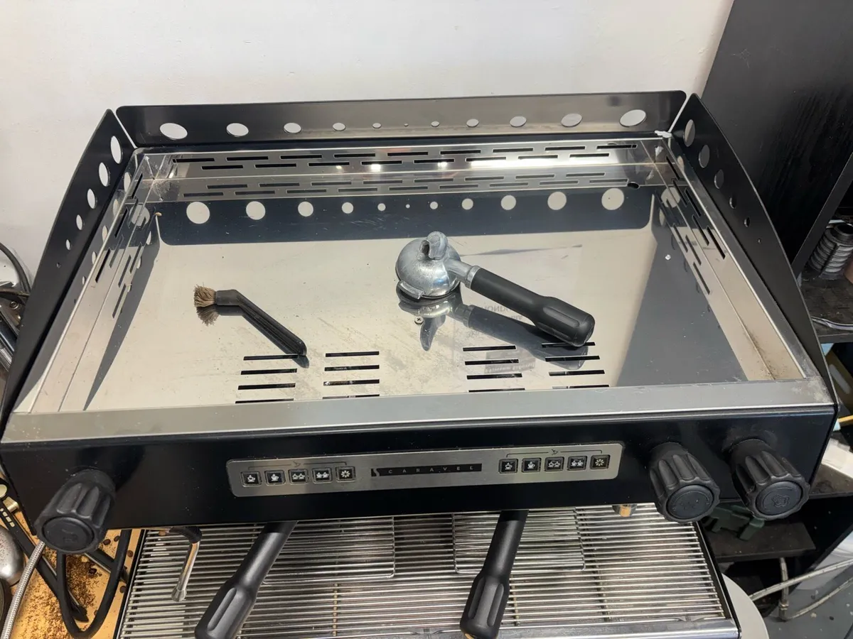 COFFEE MACHINE AND GRINDER - Image 4