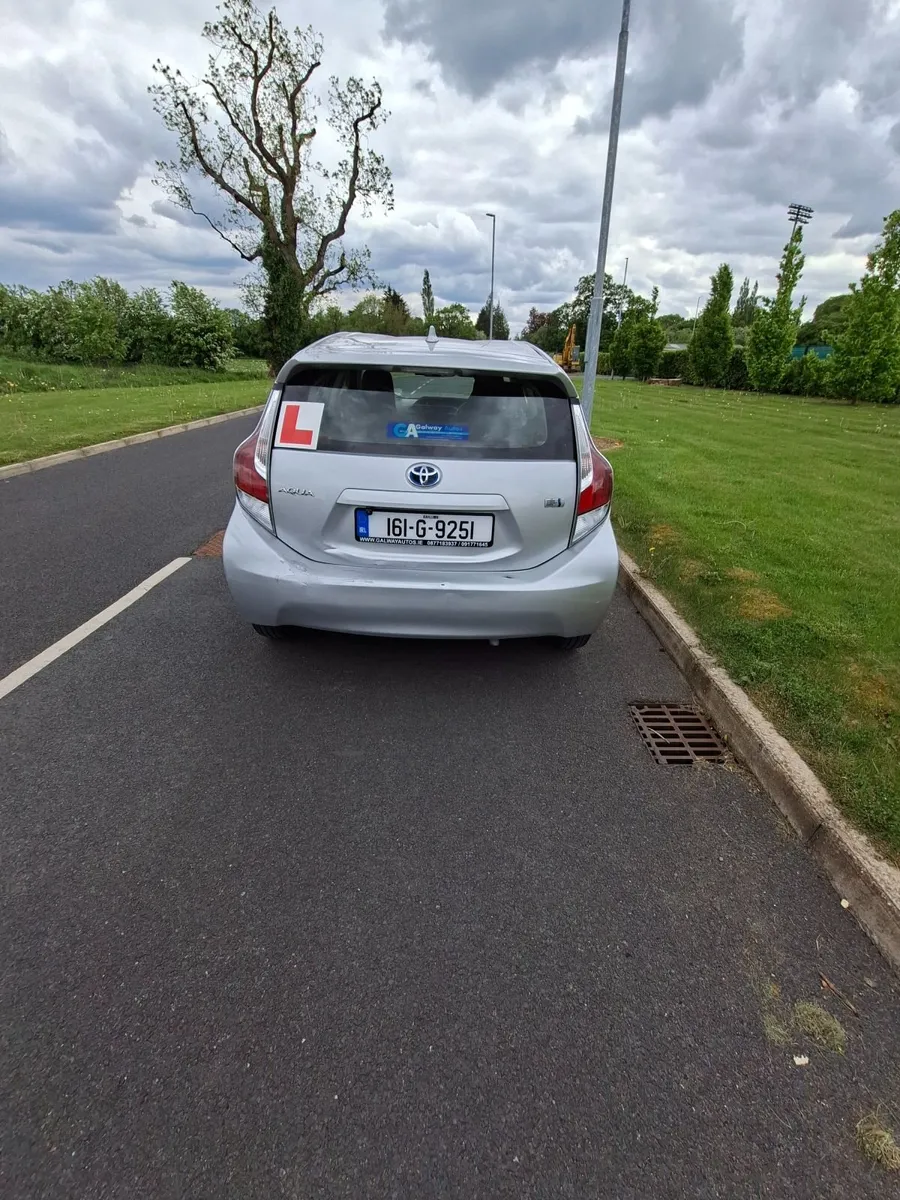 2016 Toyota aqua automatic - Image 4
