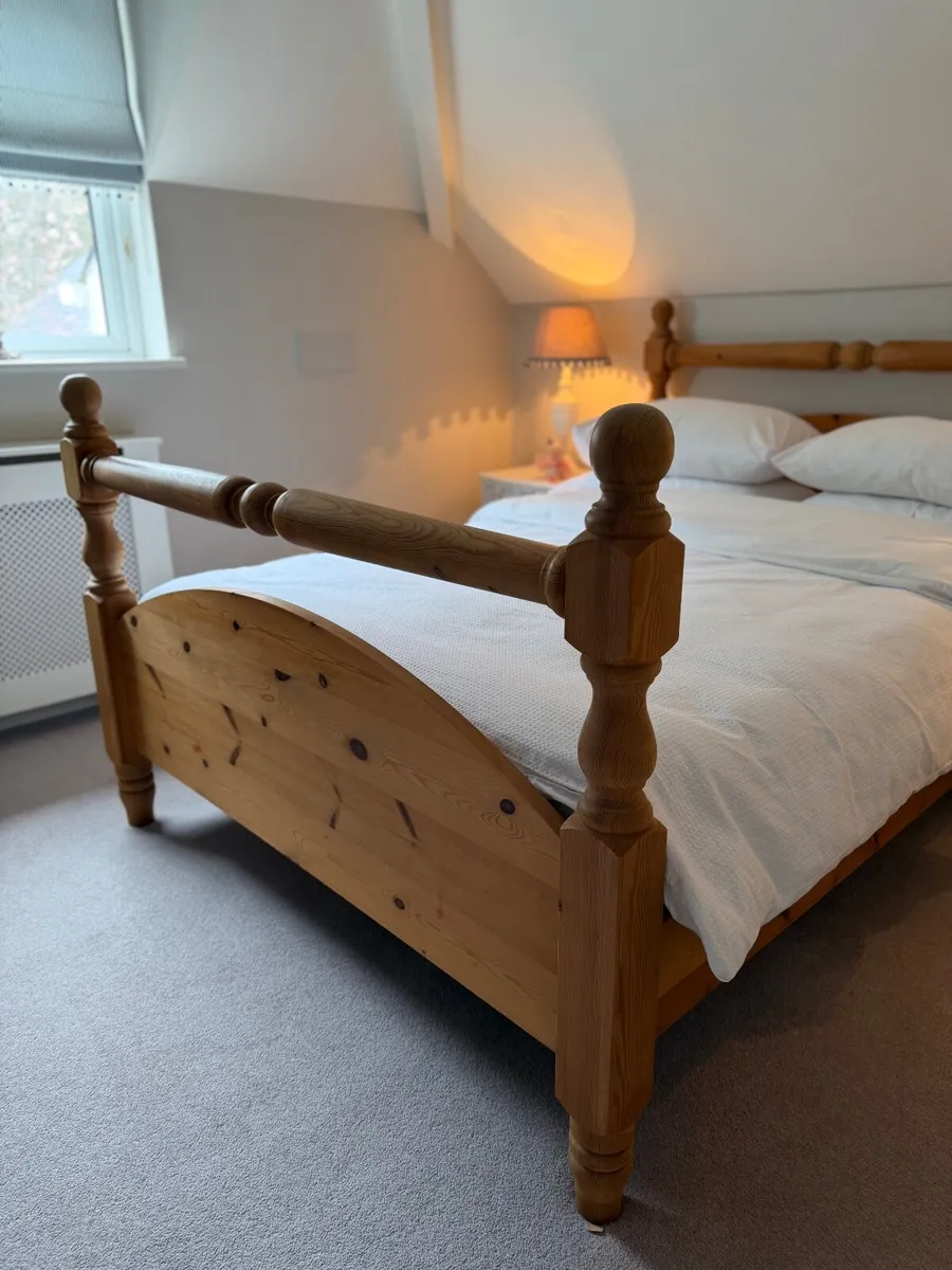 4ft 6” solid pine bed - Image 2