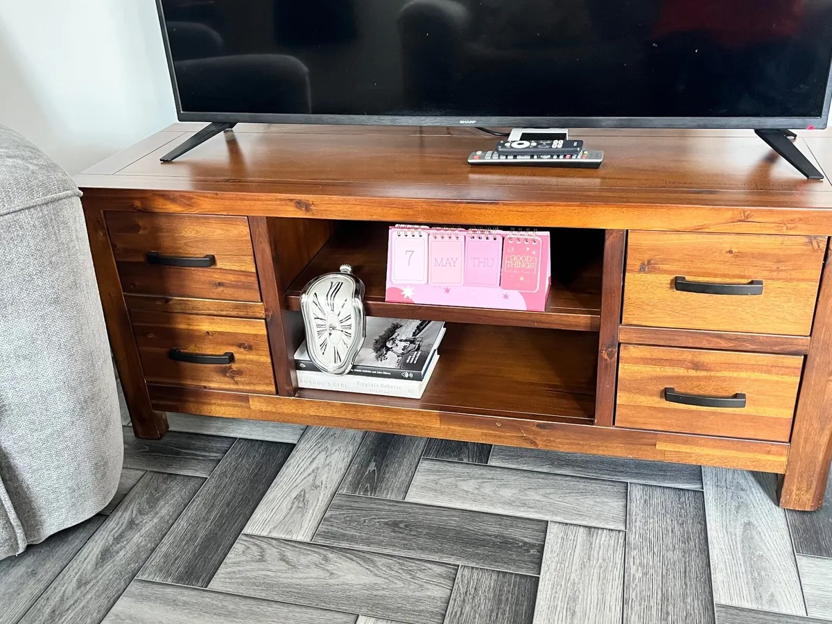 Tv unit