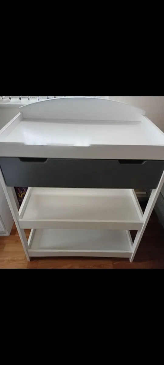 Baby changer - Image 2