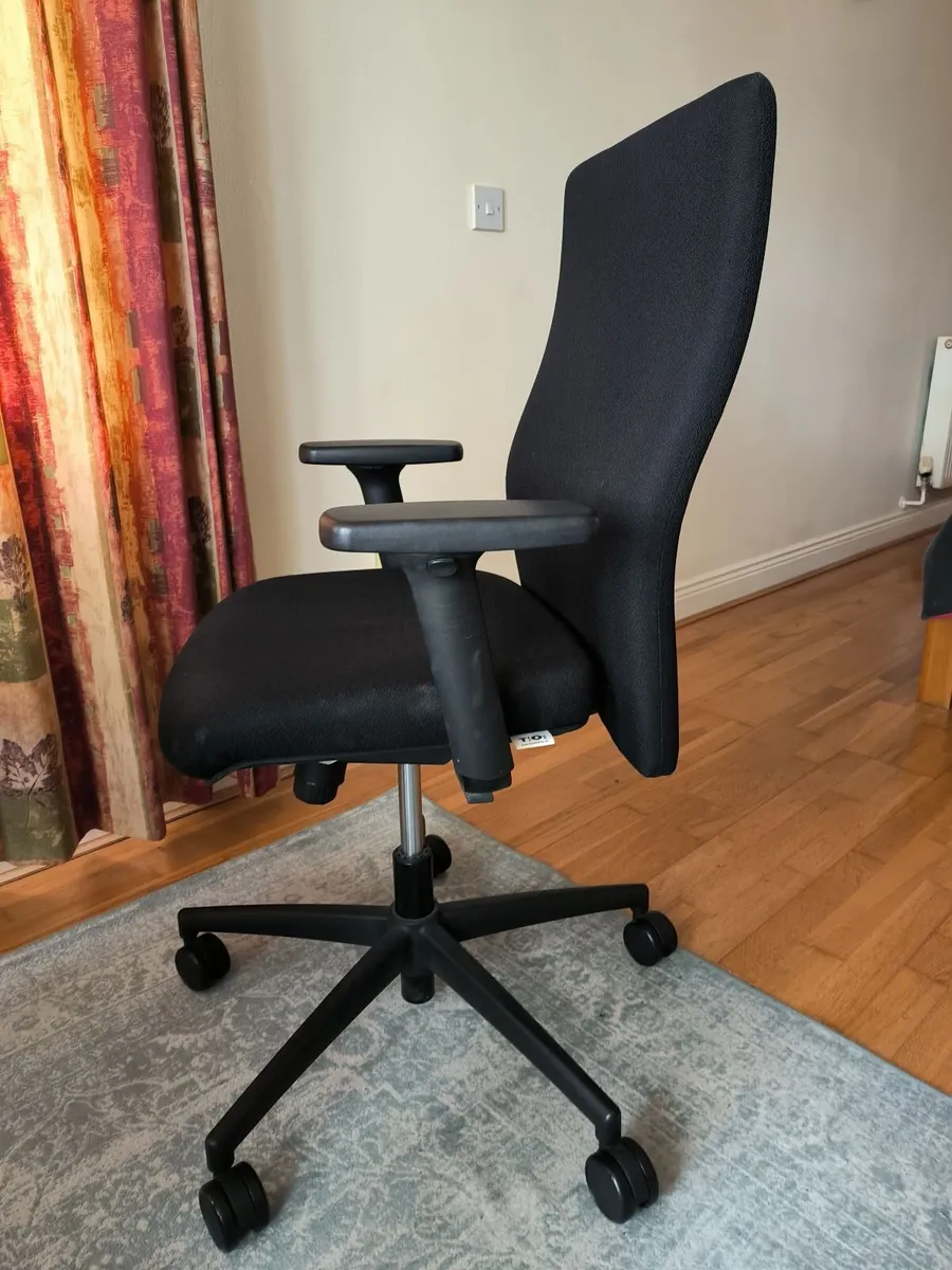 Office chairs - Image 1
