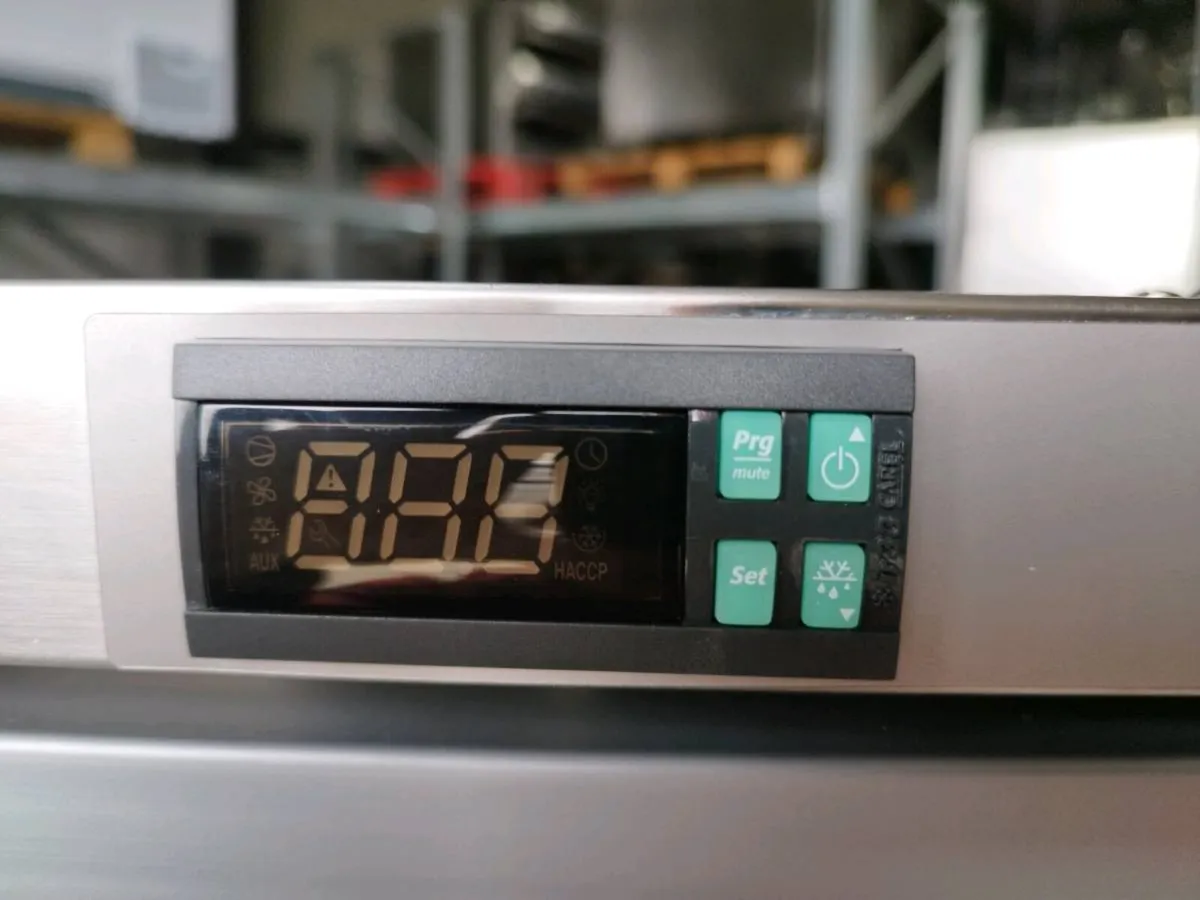 Display fridge x 12 - Image 4