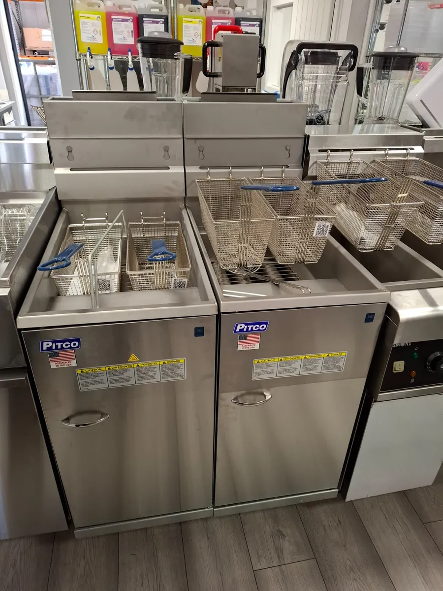 Commercial Pitco Fryer Nat/Lpg 3 Burner - Image 1