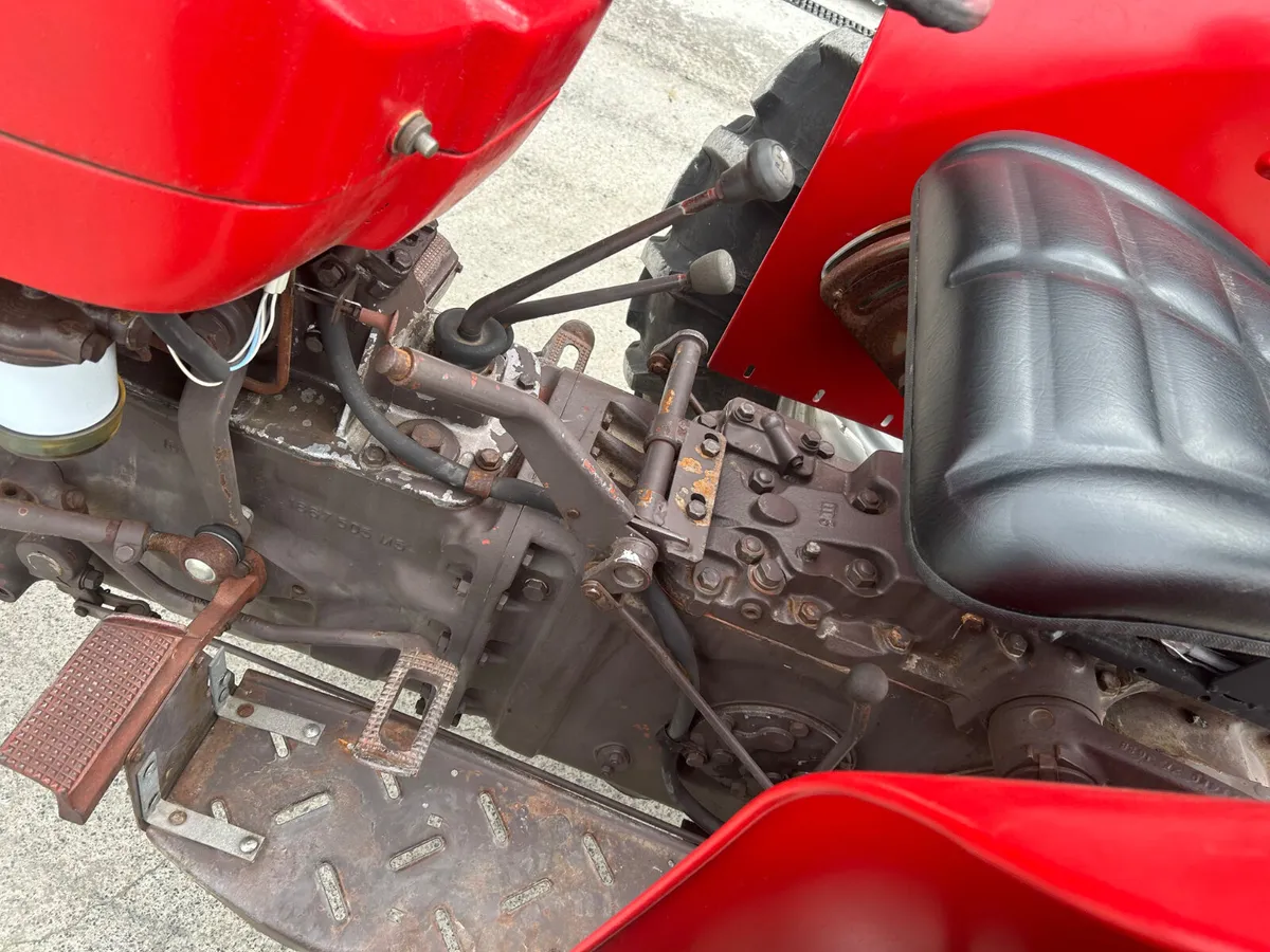 1982 Massey Ferguson 240 - Image 4