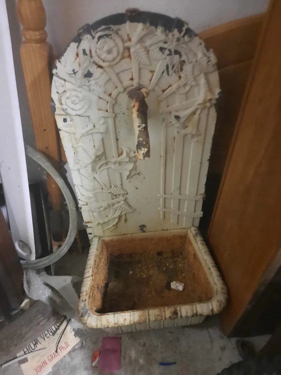 Antique cast-iron tap - Image 1