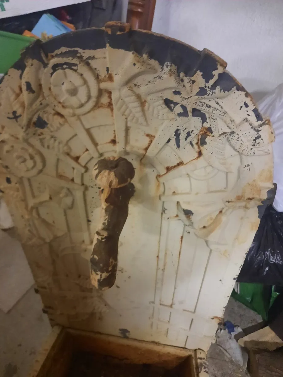 Antique cast-iron tap - Image 4