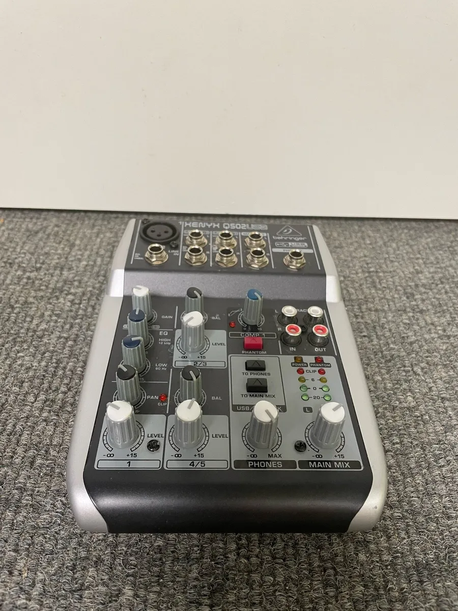 Behringer xenyx compact mixer - Image 1