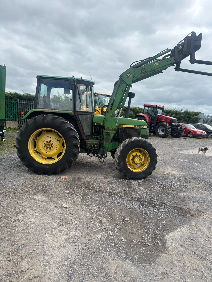 John Deere 2850 - Image 1